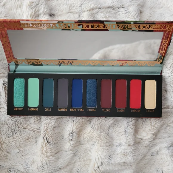 Muerte Eyeshadow Palette Melt Cosmetics - Picture 3 of 13